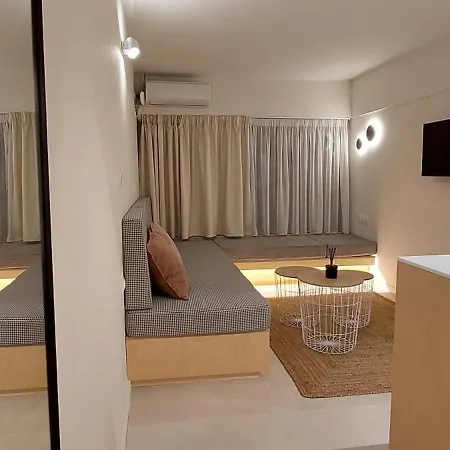 Urban Hide Apartment Thessaloniki